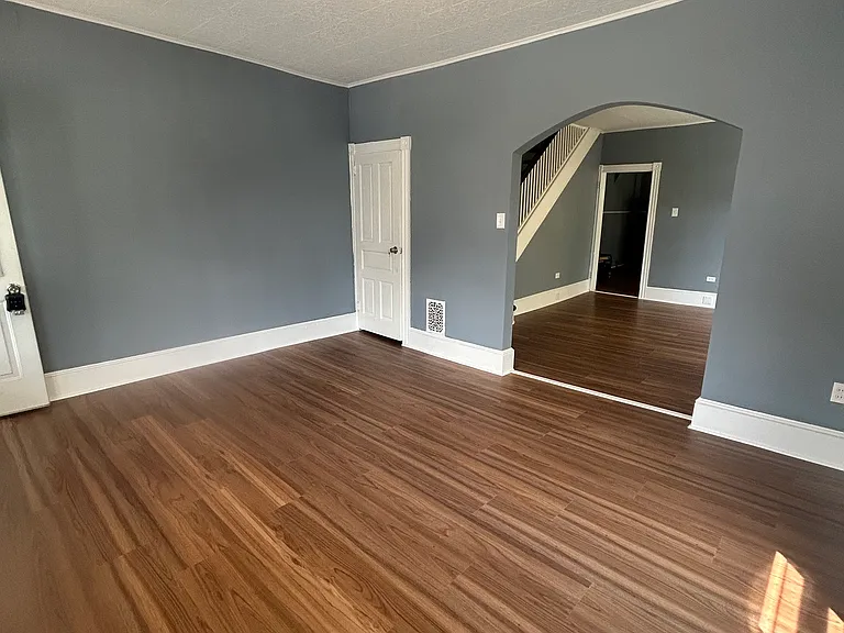 106 Center Ave — Photo 3