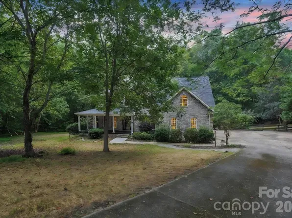 1900 High Oaks Ln, Raleigh, NC 27606