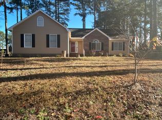 7134 Rockridge Ln, Fayetteville, NC 28306