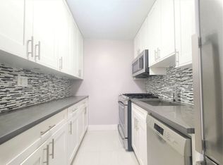 320 E 52nd St APT 9D, New York, NY 10022