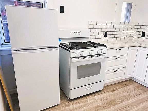 1 bedroom apartment in South Hills