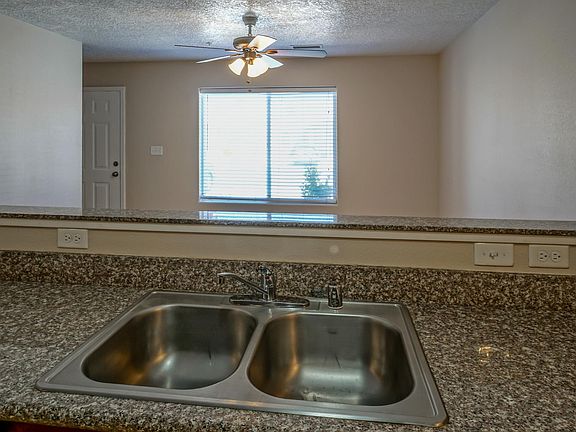 5th image of 213 Lucas Ln APT F