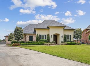122 Lavender Ct, Belle Chasse, LA 70037