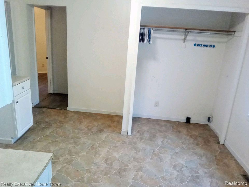 1101 Ward St, photo 5
