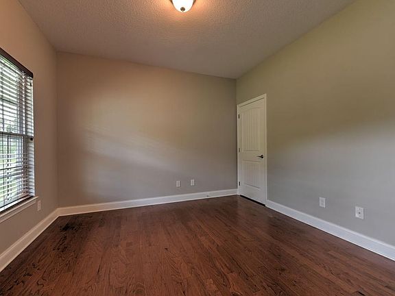 3rd image of 2061 Falling Leaf Dr