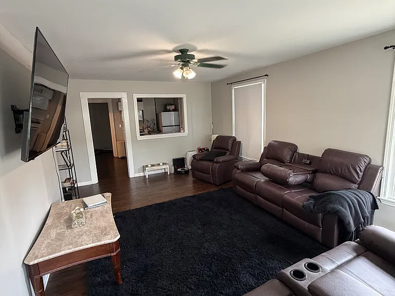 5 Pleasant Ave #UPPER — Photo 2