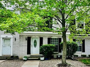 143 Stratford Ln, Rochester, MI 48309