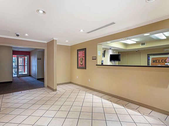 Lobby and Guest Check-in