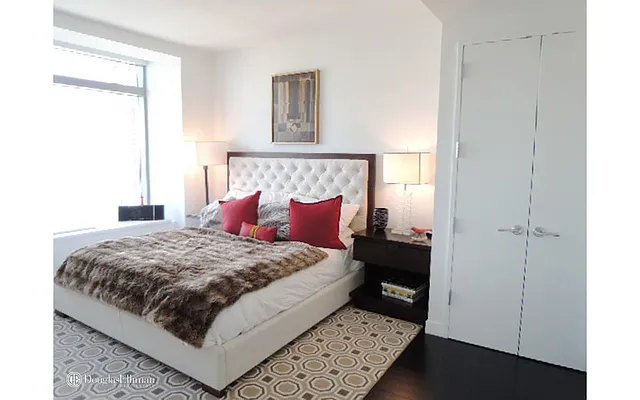 Rented by Douglas Elliman | media 19