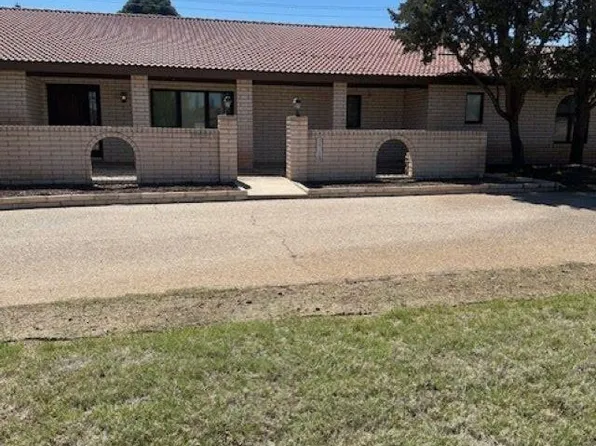 1713 Loretta Ln, Carlsbad, NM 88220