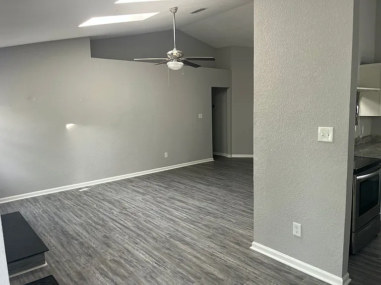 612 Bridgewater Arch — Photo 14