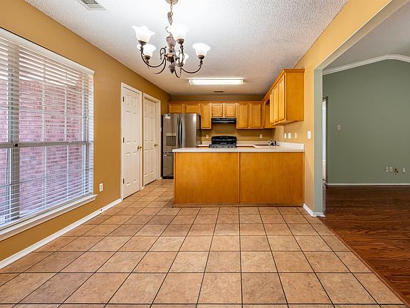4th image of 1019 Allyson Ave
