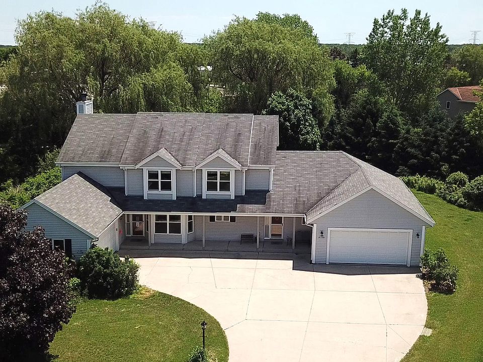 2nd image of W196N11266 Shadow Wood Ln