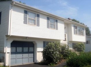 164 Seneca Dr, Groton, CT 06340