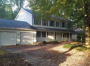 251 Greenbriar Dr, Cortland, OH