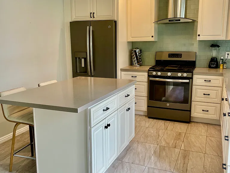 300 W Hillsdale St #1 — Photo 11