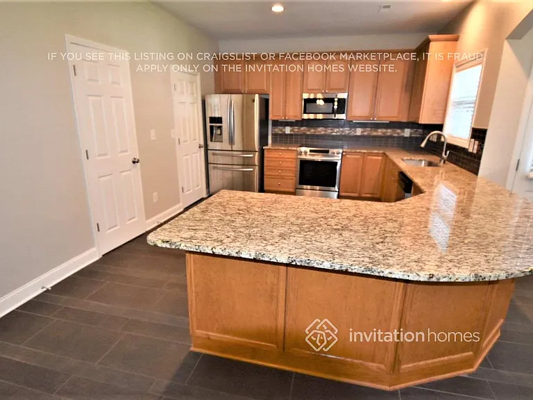128 Cloister Ln — Photo 4
