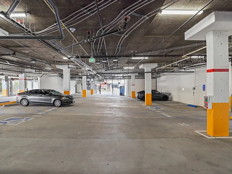 The Fairfax Flats — Photo 10