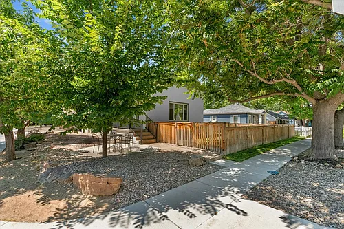432 E 11th St #B Photo 1 432 E 11th St #B Photo 1
