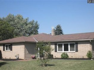 6369 Somerset Dr, North Olmsted, OH 44070