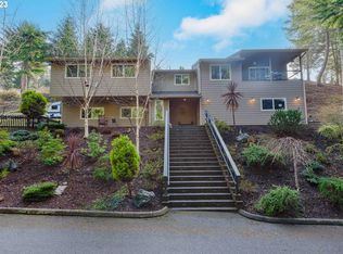 1077 Canyon Trl, Coos Bay, OR