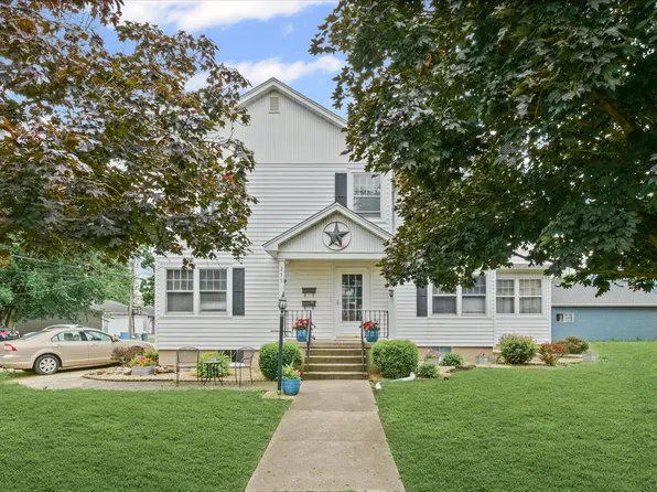 211 E 10th St, Gibson City, IL 60936