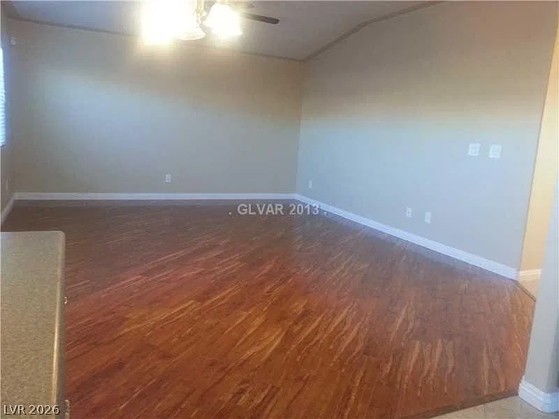 3 bed, 2.5 bath, 1636 sqft, $1,995 — Photo 2