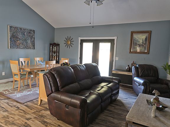4th image of 2719 W Ash St