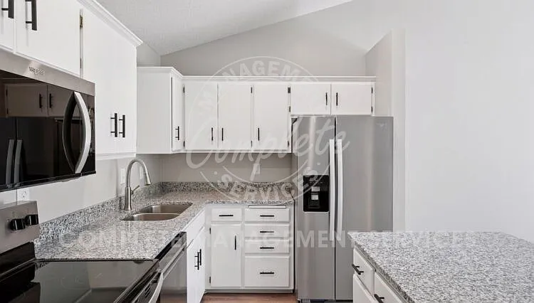 8327 Victoria Dr — Photo 8