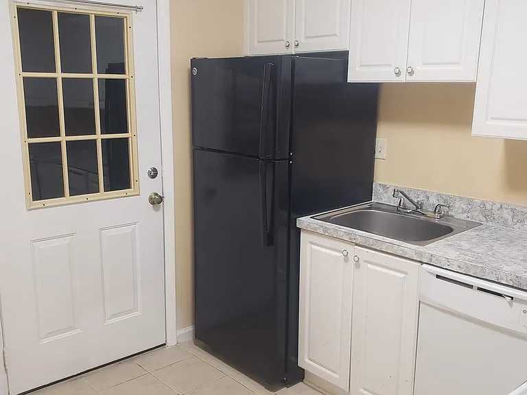205 Pine Violet Ct #202 — Photo 2