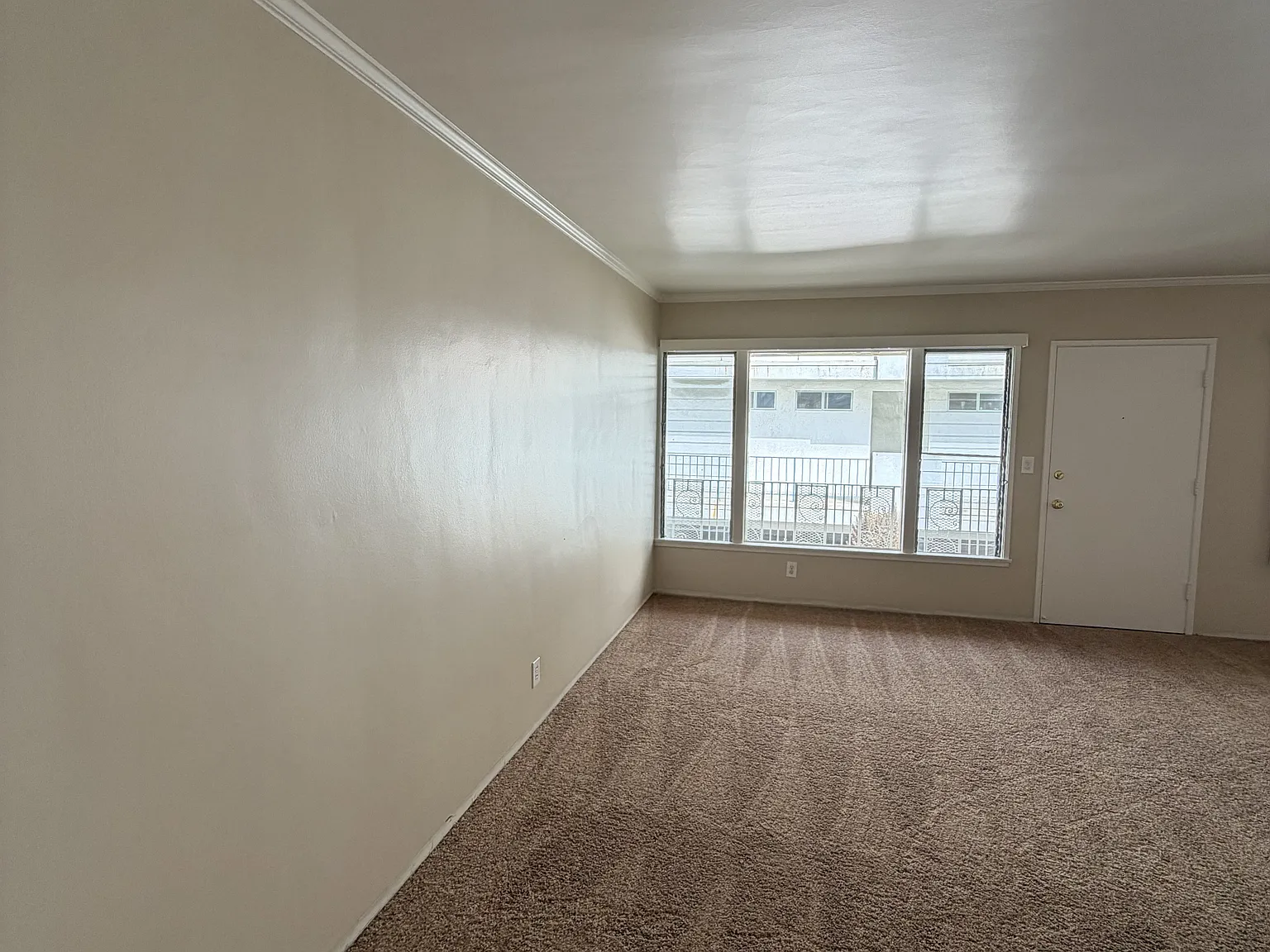 1 bed, $2,700 — Photo 4