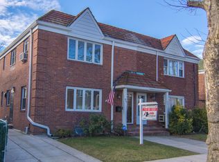 7372 197th St, Fresh Meadows, NY 11366