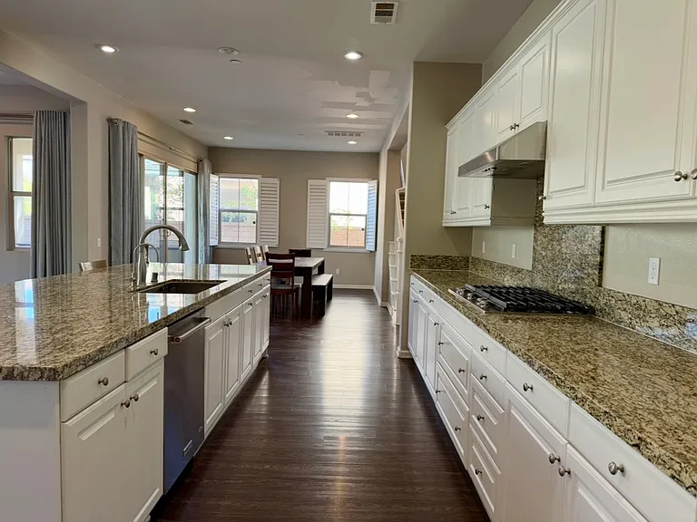 667 E Desert Willow Rd — Photo 10
