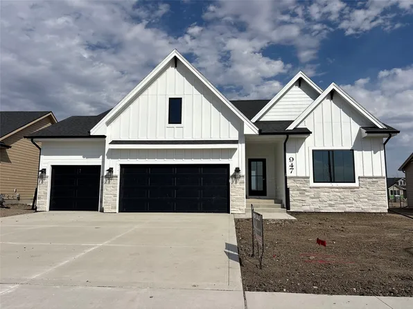 947 SW Boulder Dr, Grimes, IA 50111