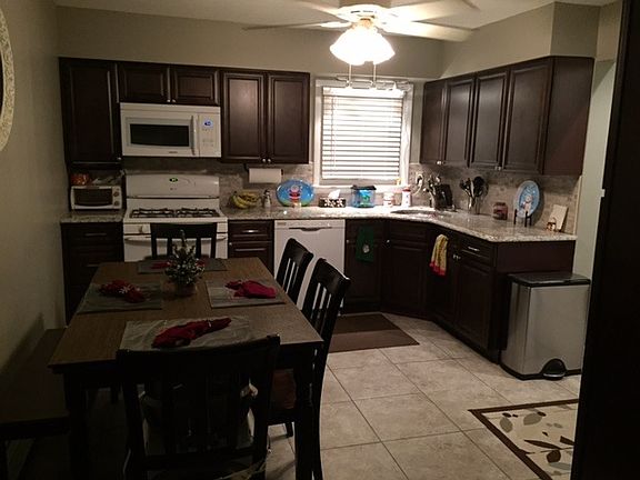 1 Year old brand new Kitchen