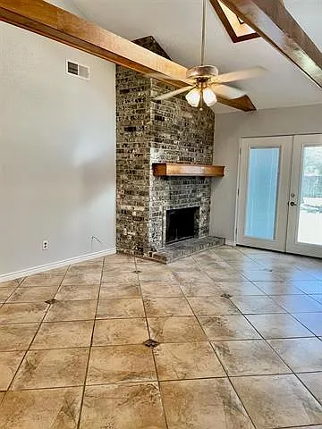 3 bed, 1.5 bath, 1186 sqft, $1,450 — Photo 2