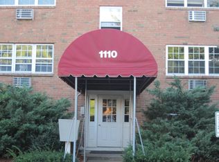 1110 New Haven Ave APT 121, Milford, CT 06460