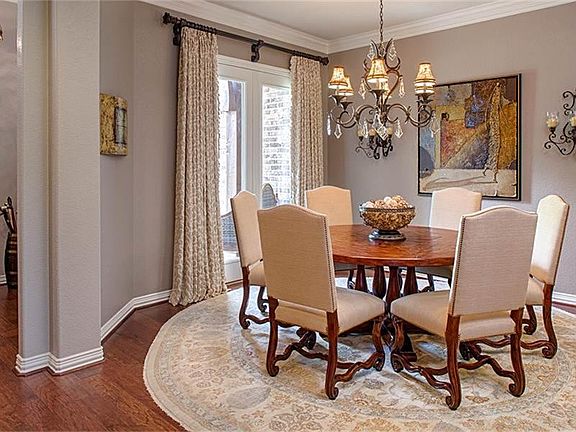 5th image of 190 Oarwood Pl