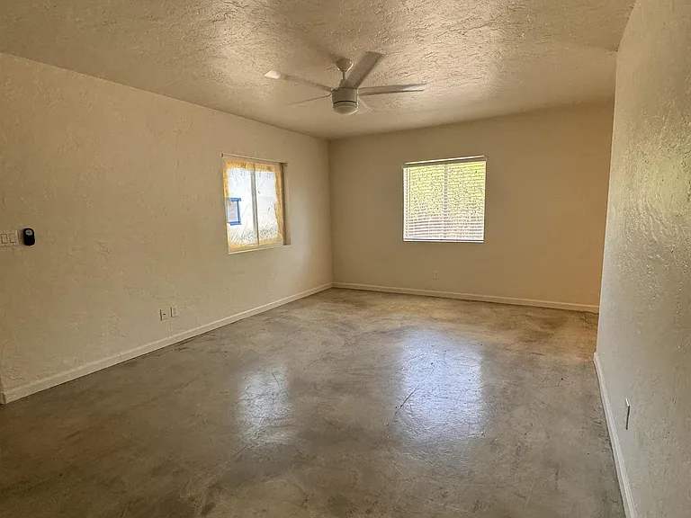 2718 N Greenfield — Photo 5