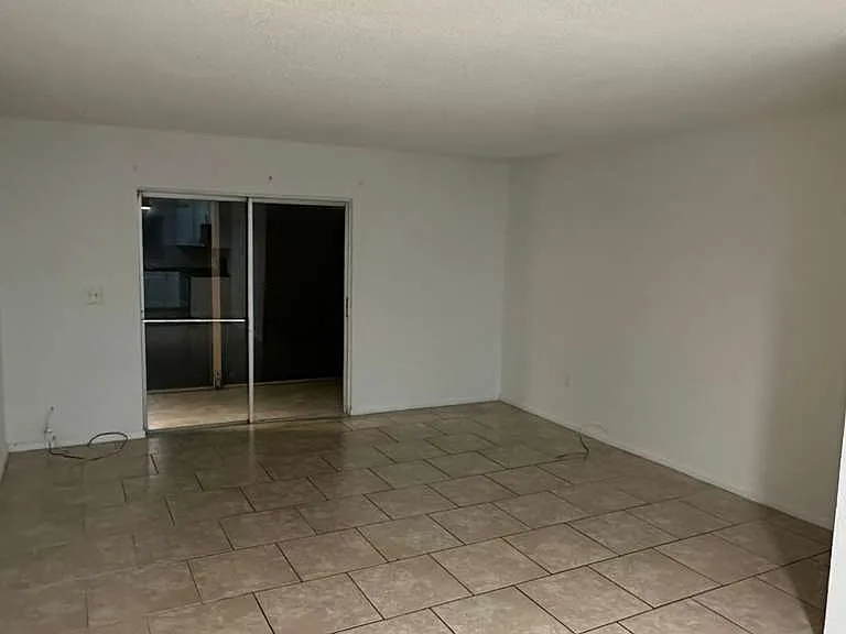 1000 Lake Of The Woods Blvd #H205 — Photo 5