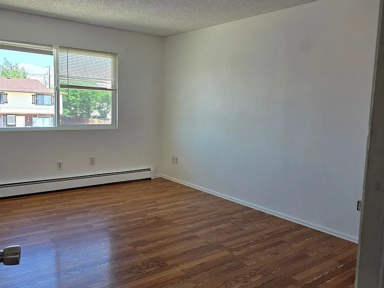 3247 1/2 Main St — Photo 7