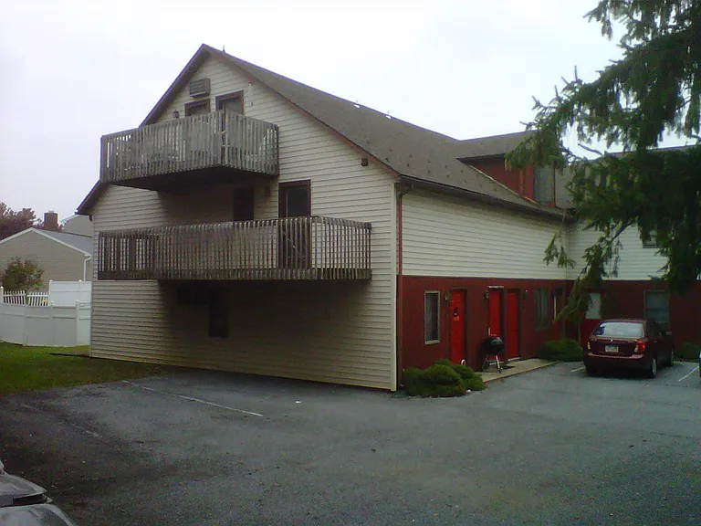 364 N Broad St #8 — Photo 1
