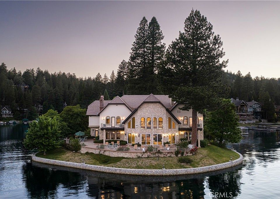 1st image of 177 Shorewood Dr