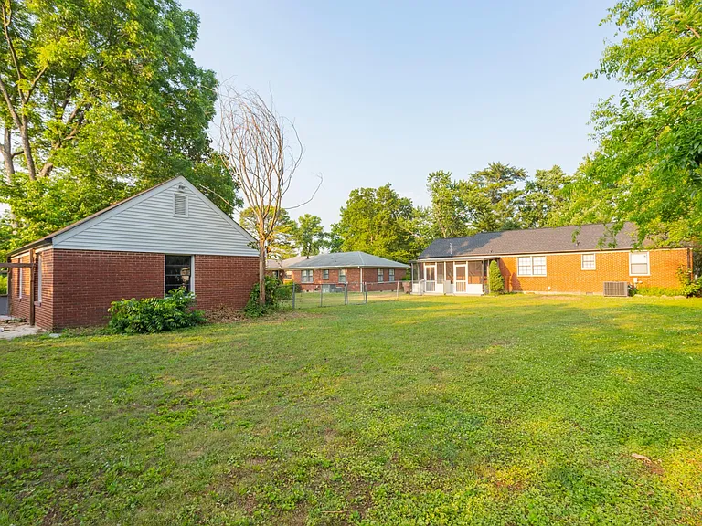 222 Dellrose Dr — Photo 20
