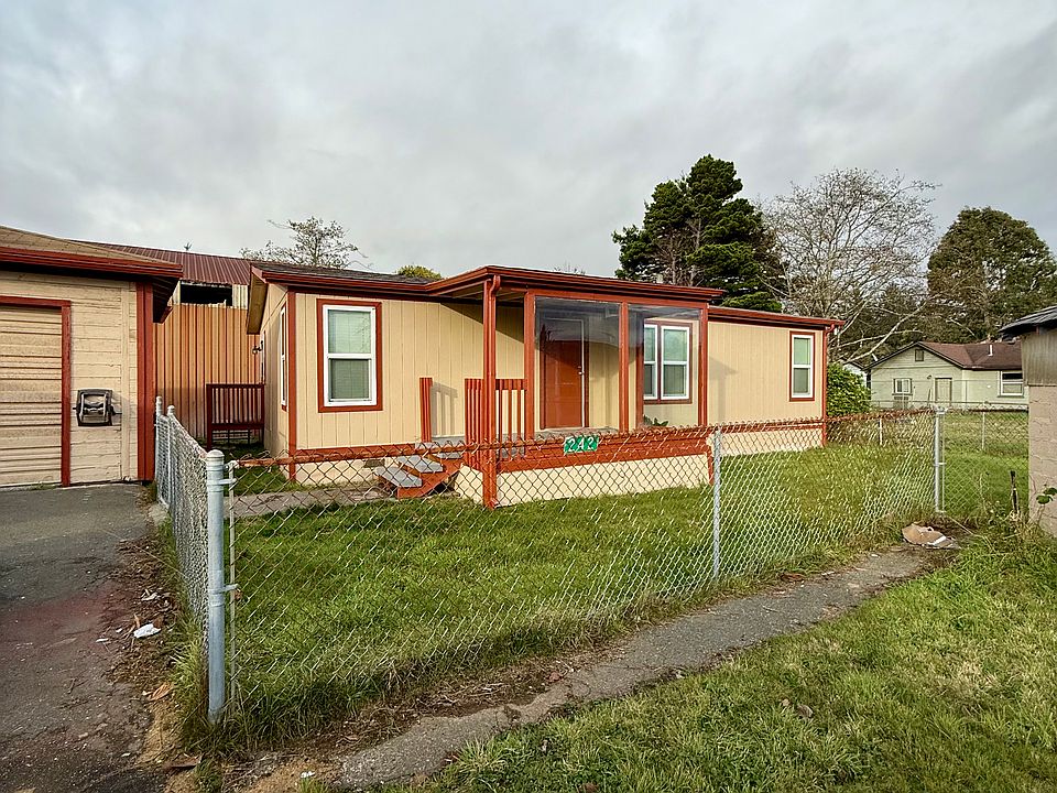 1st image of 242 Maiden Ln
