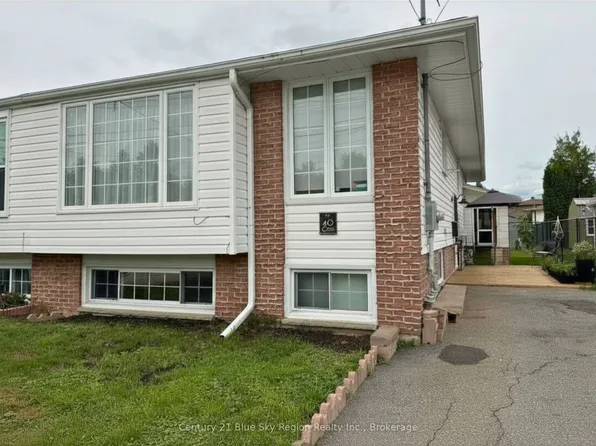 40 Charlton Cres, North Bay, ON P1A 3M6