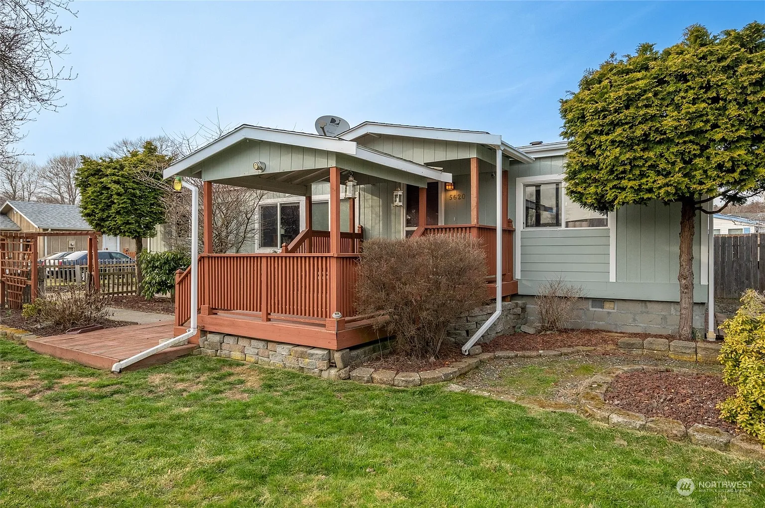 5620 W Shoreview photo 1