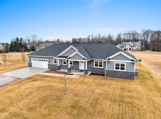 2348 Wild Oak DRIVE, Manitowoc, WI 54220
