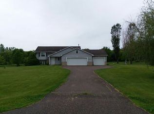 27664 Nester Ave, Lindstrom, MN 55045