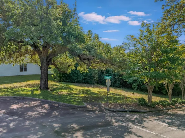 1150 Cove Pointe Dr, Panama City, FL 32401